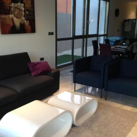 Modern Frontline Golf