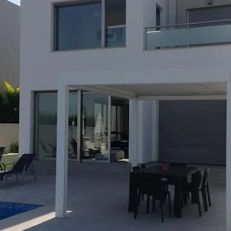 Modern Frontline Golf Villa *