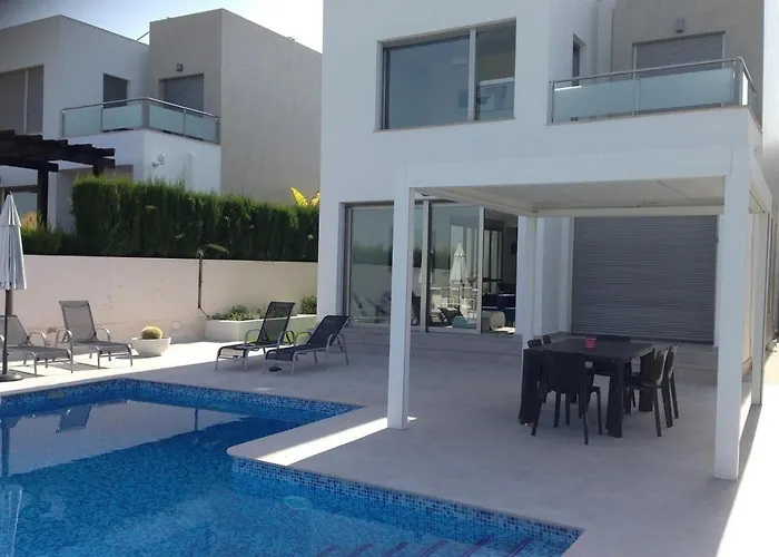 Modern Frontline Golf Villa *